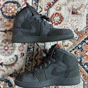 Air Jordan 1 Mid SE Craft - LIKE NEW CONDITION